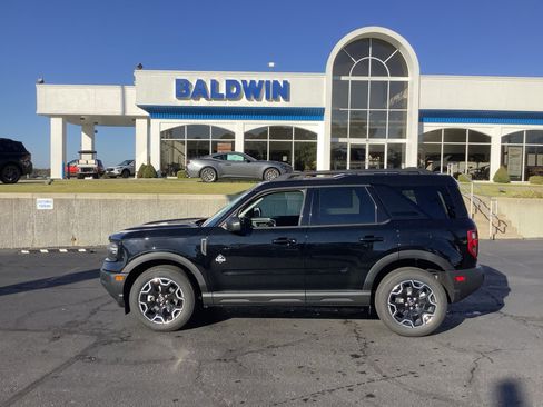 New 2025 Ford Bronco Sport Outer Banks image 4