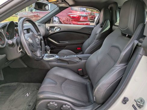 Used 2019 Nissan 370Z Touring image 22