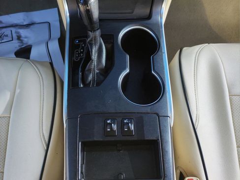 Used 2017 Toyota Camry XLE image 20