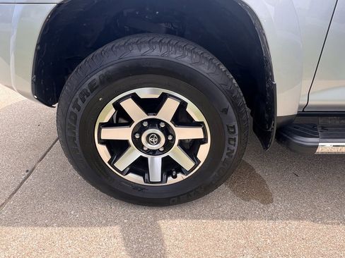 Used 2019 Toyota 4Runner TRD Off-Road Premium image 40