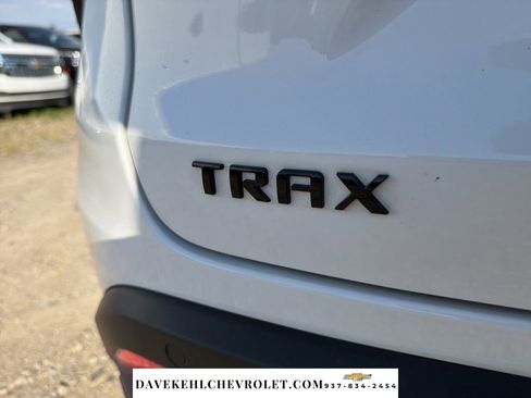 Used 2025 Chevrolet Trax RS w/ Driver Confidence Package FWD image 32