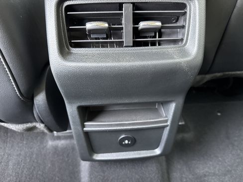 Used 2024 Ford Edge SEL image 23