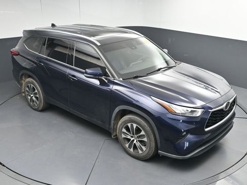Used 2020 Toyota Highlander XLE image 33
