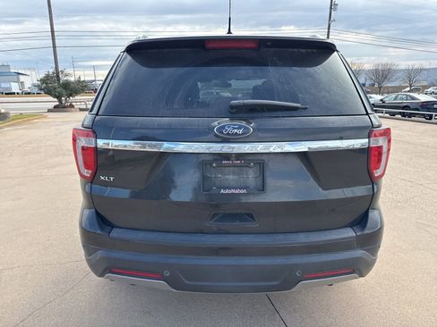 Used 2019 Ford Explorer XLT w/ Equipment Group 202A image 6