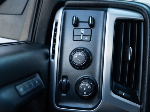 Used 2018 GMC Sierra 1500 SLT AWD/4WD image 25