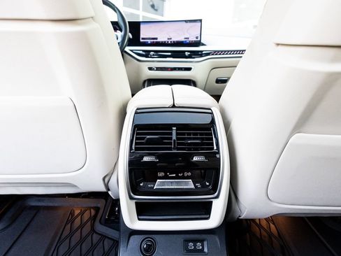 Used 2024 BMW X7 M60i w/ Executive Package AWD/4WD image 53