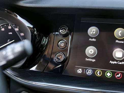 Used 2023 Buick Envision Preferred image 18