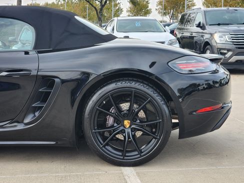 Used 2018 Porsche 718 Boxster image 10