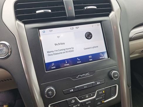 Used 2020 Ford Fusion SE w/ Fleet SE Value Package FWD image 24