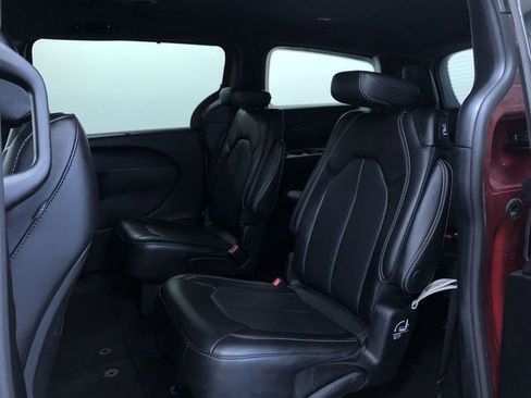 Used 2025 Chrysler Pacifica Select FWD image 21