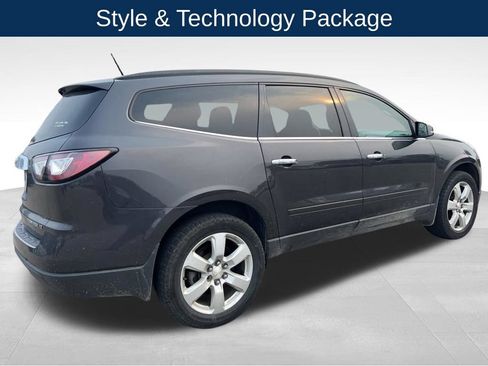 Used 2016 Chevrolet Traverse LT w/ Style and Technology Package FWD image 4