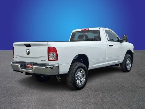 Used 2024 RAM 2500 Tradesman w/ Chrome Appearance Group AWD/4WD image 4