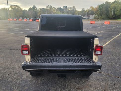 Used 2020 Jeep Gladiator Sport w/ Quick Order Package 24S image 10