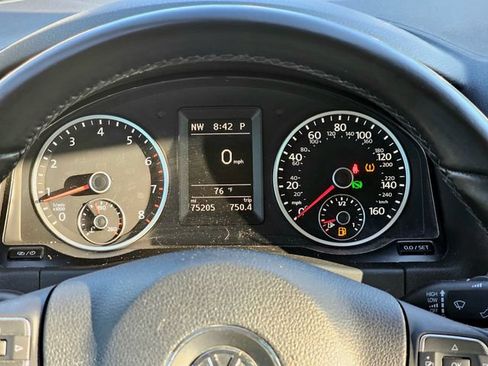 Used 2014 Volkswagen Tiguan SE FWD image 33
