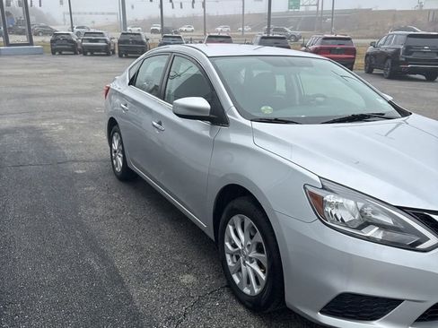 Used 2019 Nissan Sentra SV image 1