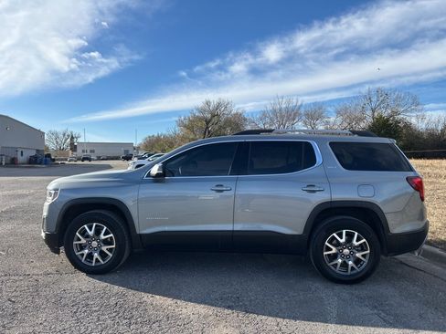 Used 2023 GMC Acadia SLT image 8