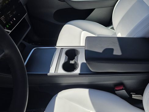 Used 2023 Tesla Model Y Performance AWD/4WD image 12
