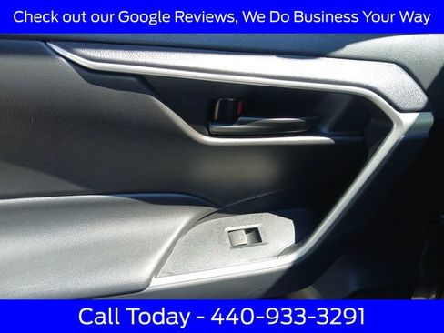 Used 2022 Toyota RAV4 XLE Premium AWD/4WD image 32