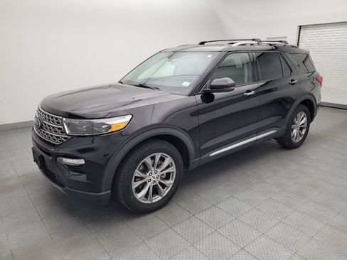 Used 2022 Ford Explorer Limited w/ Equipment Group 301A AWD/4WD image 2