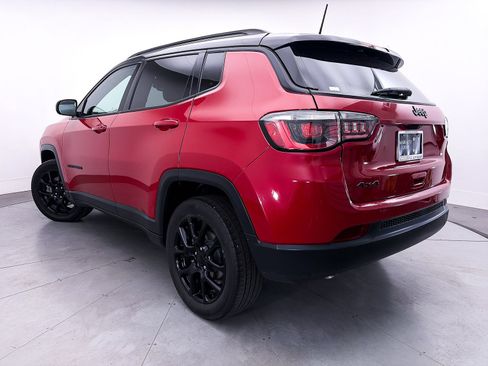 Used 2023 Jeep Compass Latitude AWD/4WD image 2
