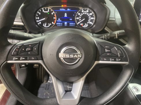 Used 2025 Nissan Altima 2.5 SV FWD image 18