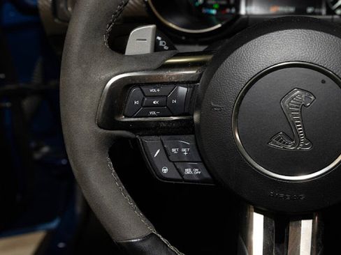 Used 2022 Ford Mustang Shelby GT500 w/ Carbon Fiber Track Pack image 43