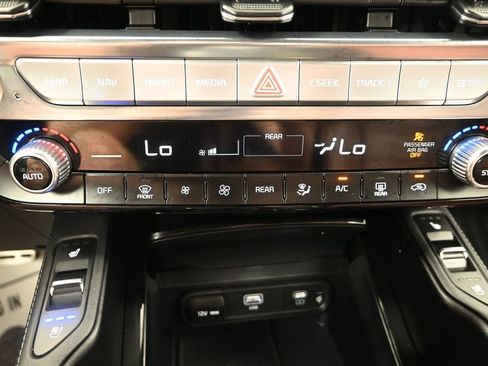Certified 2025 Kia Telluride SX Prestige AWD/4WD image 21