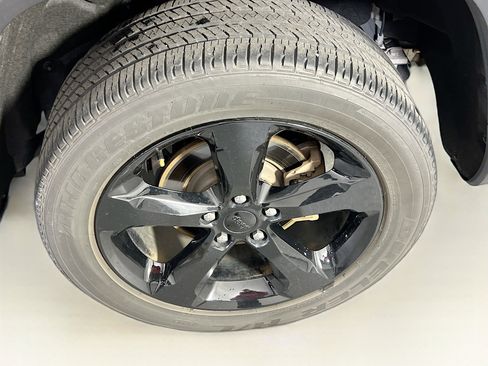 Used 2023 Jeep Grand Cherokee Altitude image 30