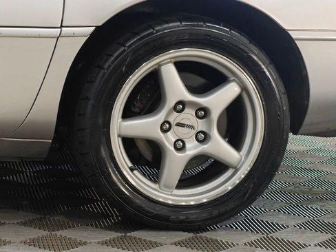 Used 1996 Chevrolet Corvette Coupe RWD image 28