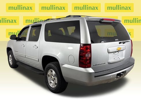 Used 2014 Chevrolet Suburban LS RWD image 11