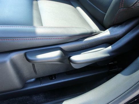 Used 2024 Chevrolet Trax RS w/ Sunroof Package FWD image 13