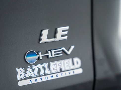 Certified 2025 Toyota RAV4 LE AWD/4WD image 10