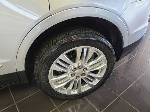 Used 2019 Cadillac XT5 Premium Luxury image 38