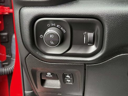 Used 2020 RAM 1500 Big Horn AWD/4WD image 27