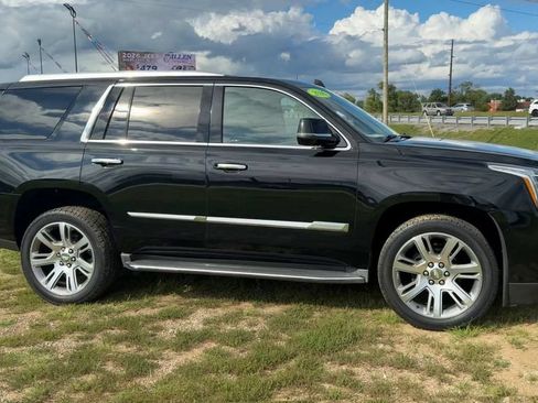 Used 2016 Cadillac Escalade Luxury AWD/4WD image 8