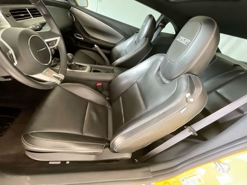Used 2010 Chevrolet Camaro SS w/ RS Package RWD image 11
