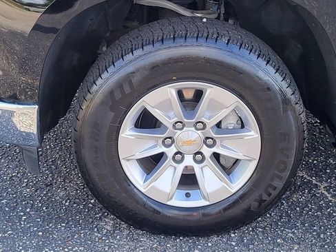 Used 2025 Chevrolet Silverado 1500 LT RWD image 8