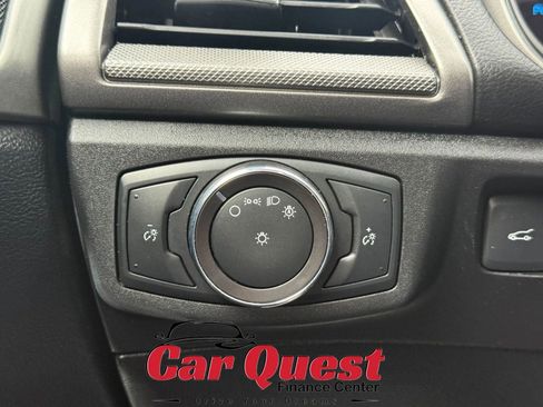 Used 2018 Ford Fusion SE w/ Fusion SE Technology Package FWD image 29