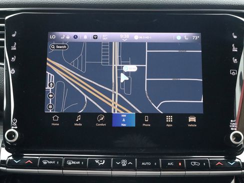 Used 2023 Jeep Wagoneer L Series II image 11