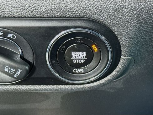 Used 2023 Maserati Levante Modena image 21