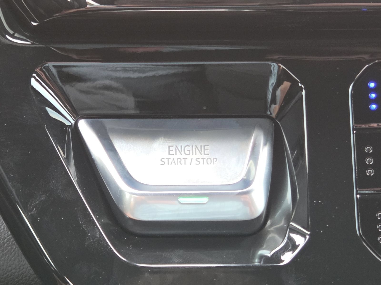 New 2026 GMC Sierra 2500 AT4 w/ AT4 Premium Plus Package AWD/4WD image 9