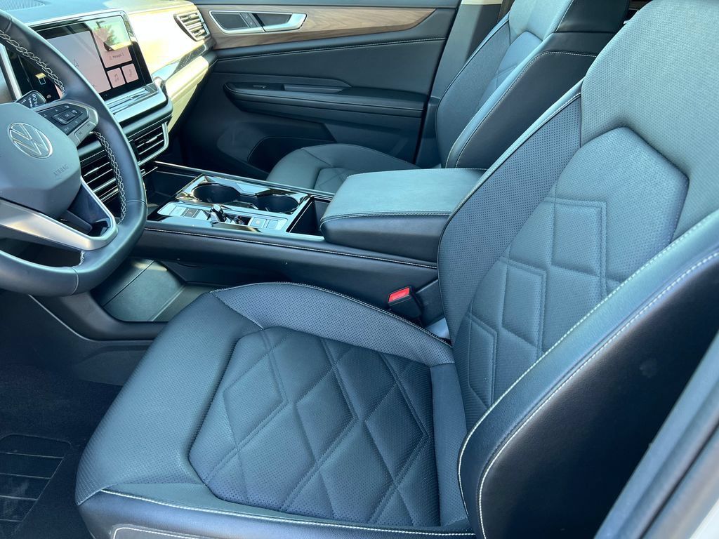 Used 2024 Volkswagen Atlas SE AWD/4WD image 10