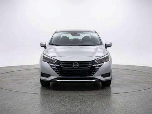 Used 2025 Nissan Versa SV FWD image 2