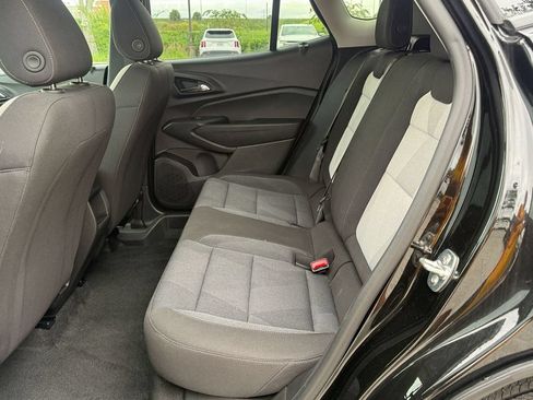 Used 2025 Chevrolet Trax LS FWD image 13