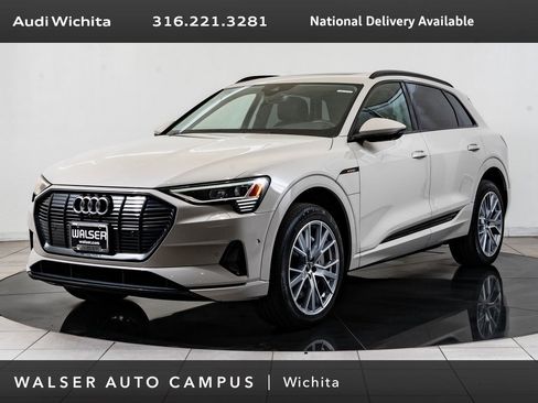 Used 2021 Audi e-tron Prestige w/ Prestige Package image 1