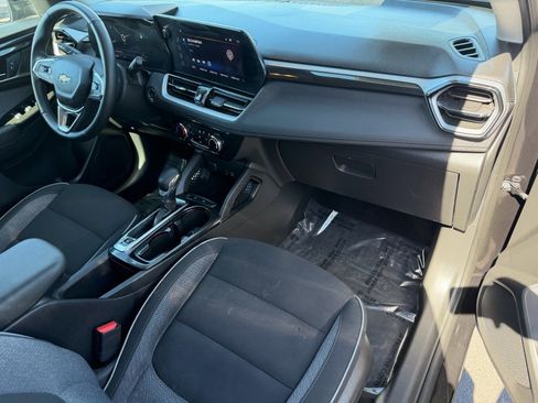 Used 2024 Chevrolet TrailBlazer LT w/ LT Cold Weather Package image 13