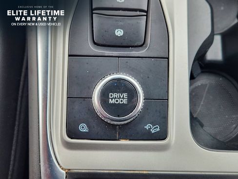 Used 2023 Ford Explorer XLT w/ Equipment Group 202A AWD/4WD image 22