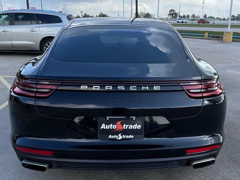 Used 2018 Porsche Panamera image 10