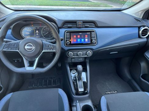Used 2025 Nissan Versa SV FWD image 28