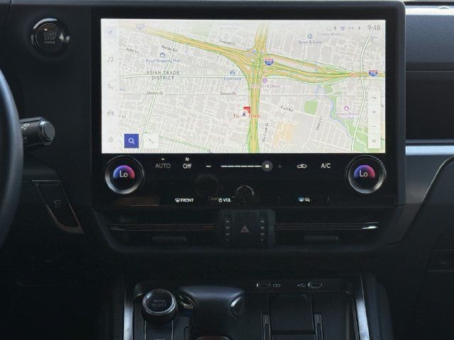 Used 2025 Lexus GX 550 w/ Accessory Package (2T) AWD/4WD image 17